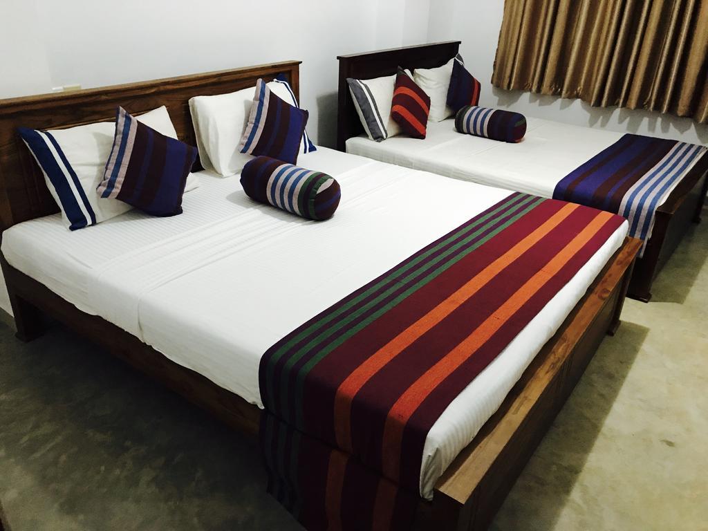 Diamond Lake Tourist Rest Anuradhapura Exteriör bild